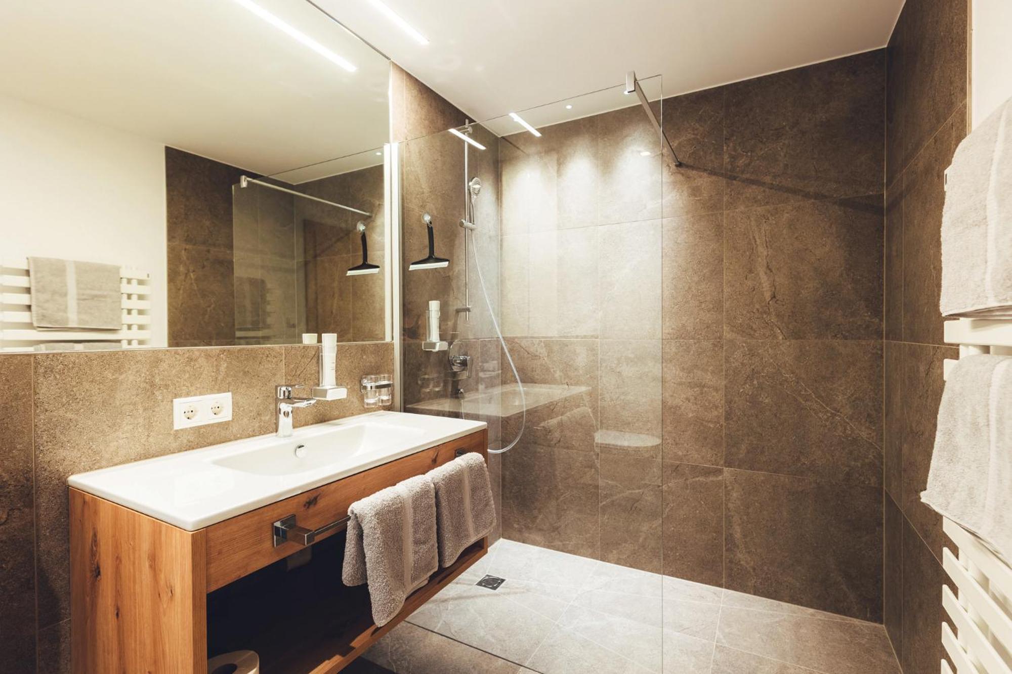 Burgstadl Aparthotel & Restaurant Ladis Ngoại thất bức ảnh