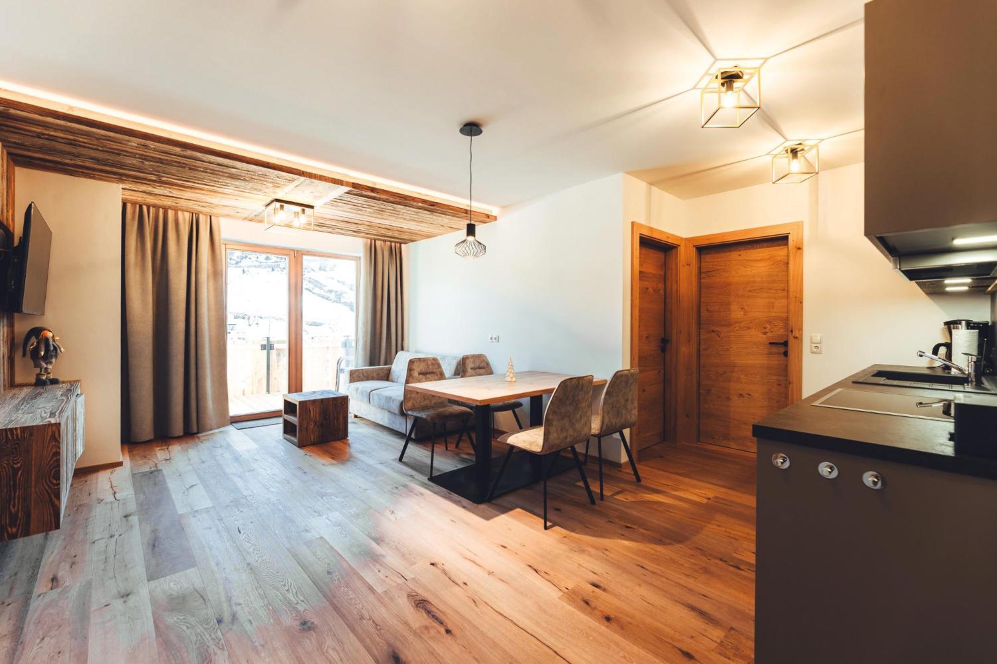 Burgstadl Aparthotel & Restaurant Ladis Ngoại thất bức ảnh