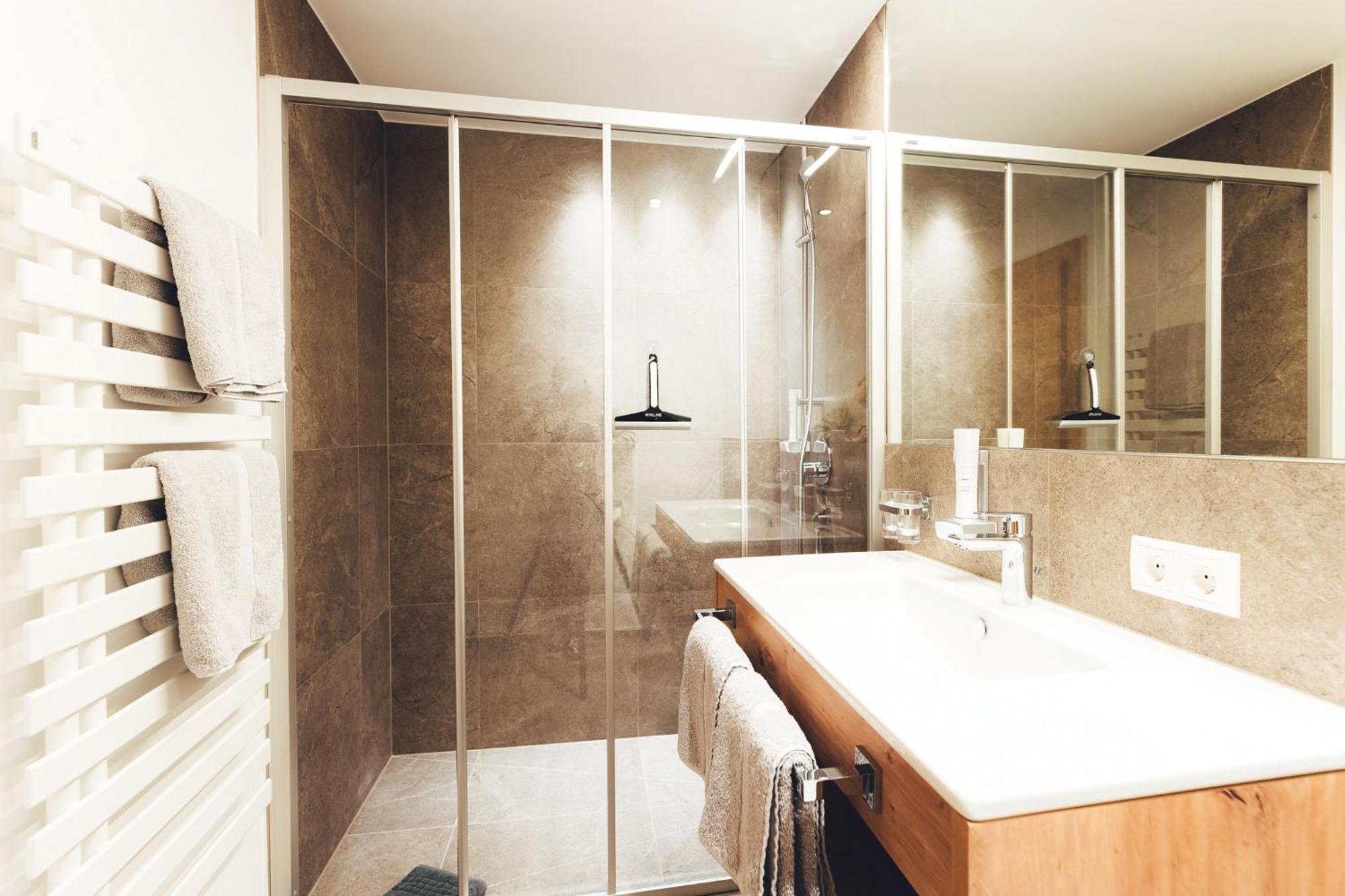 Burgstadl Aparthotel & Restaurant Ladis Ngoại thất bức ảnh